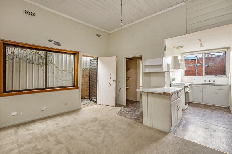 86 Tarrengower Street, Yarraville - Thumbnail 4