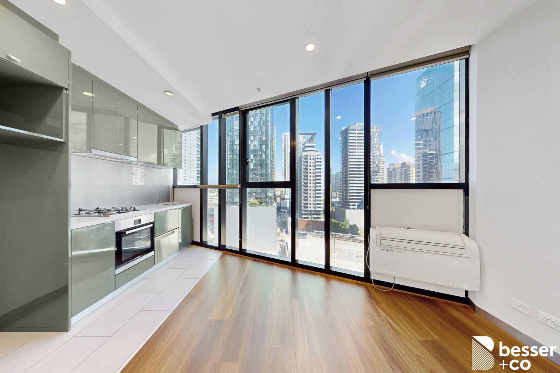1405/33 Clarke Street, Southbank - Thumbnail 5