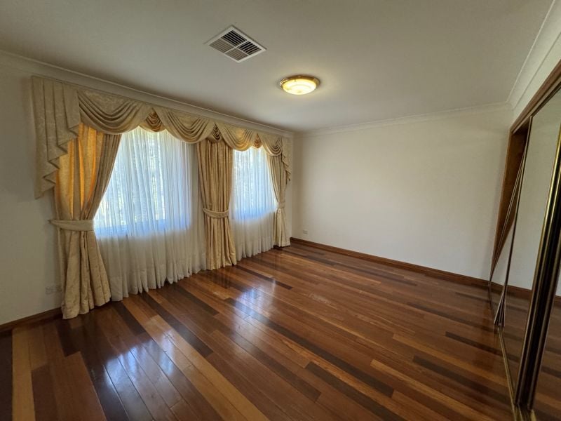 79 James Mileham Drive, Kellyville