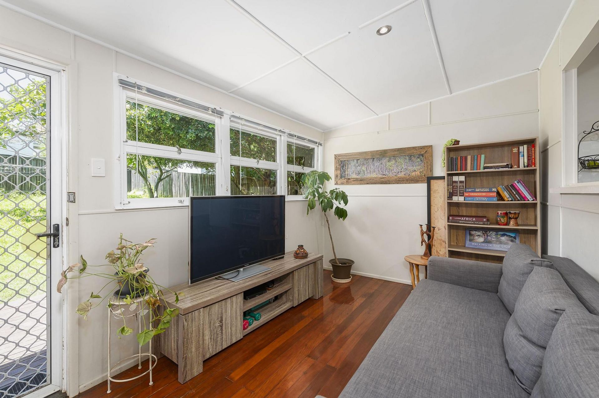 42 Melinda Street, Southport - Thumbnail 7