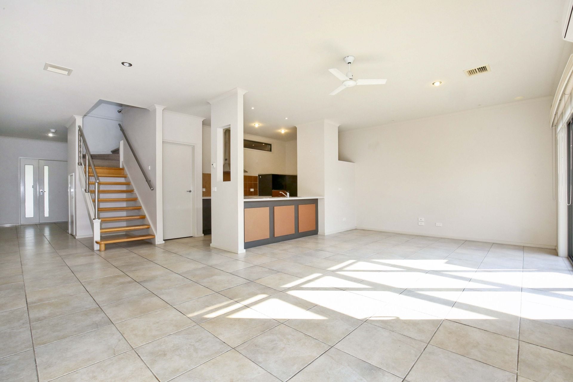 STYLISH TOWNHOUSE OPPOSITE PARKLAND  *Insp Thu 5th Jul @ 5:00pm*