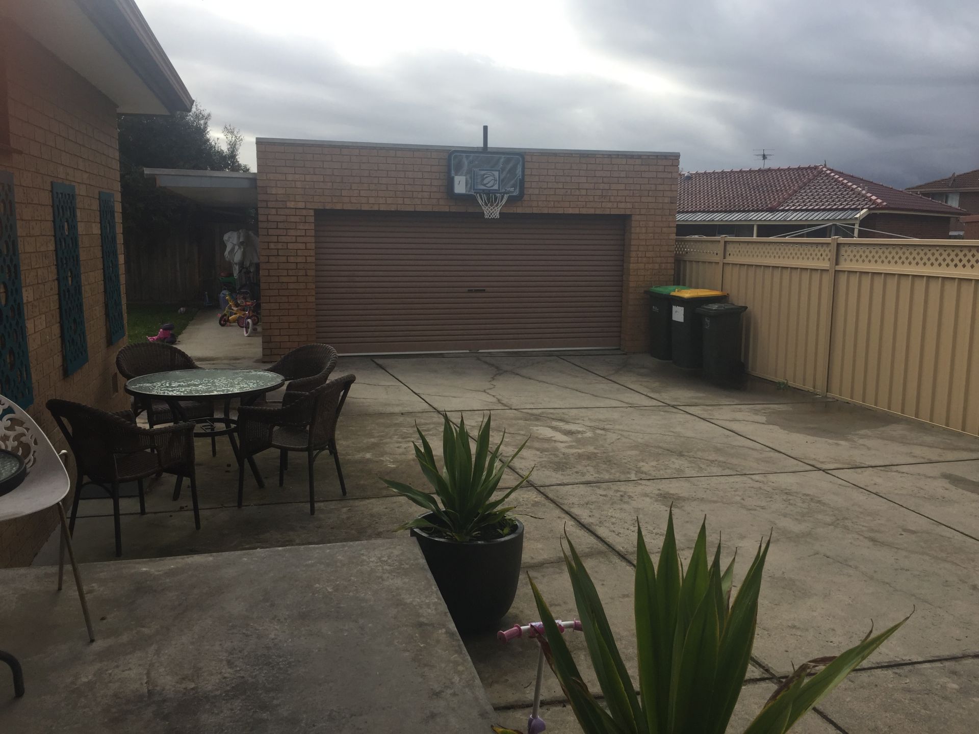 SPACIOUS 4 BEDROOM HOME IN A FANTASTIC LOCATION!