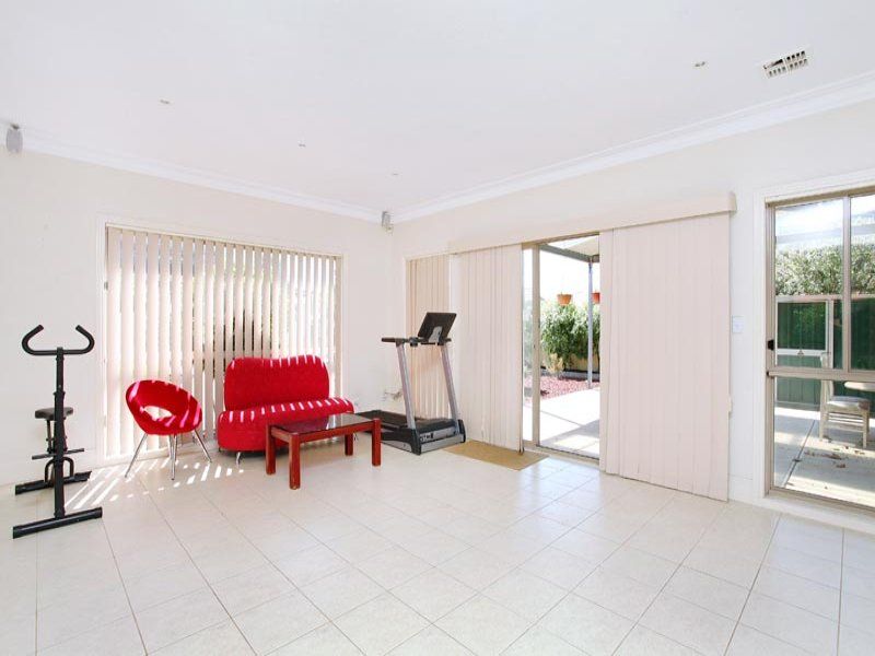 1 Victoria Way, Caroline Springs - Thumbnail 5