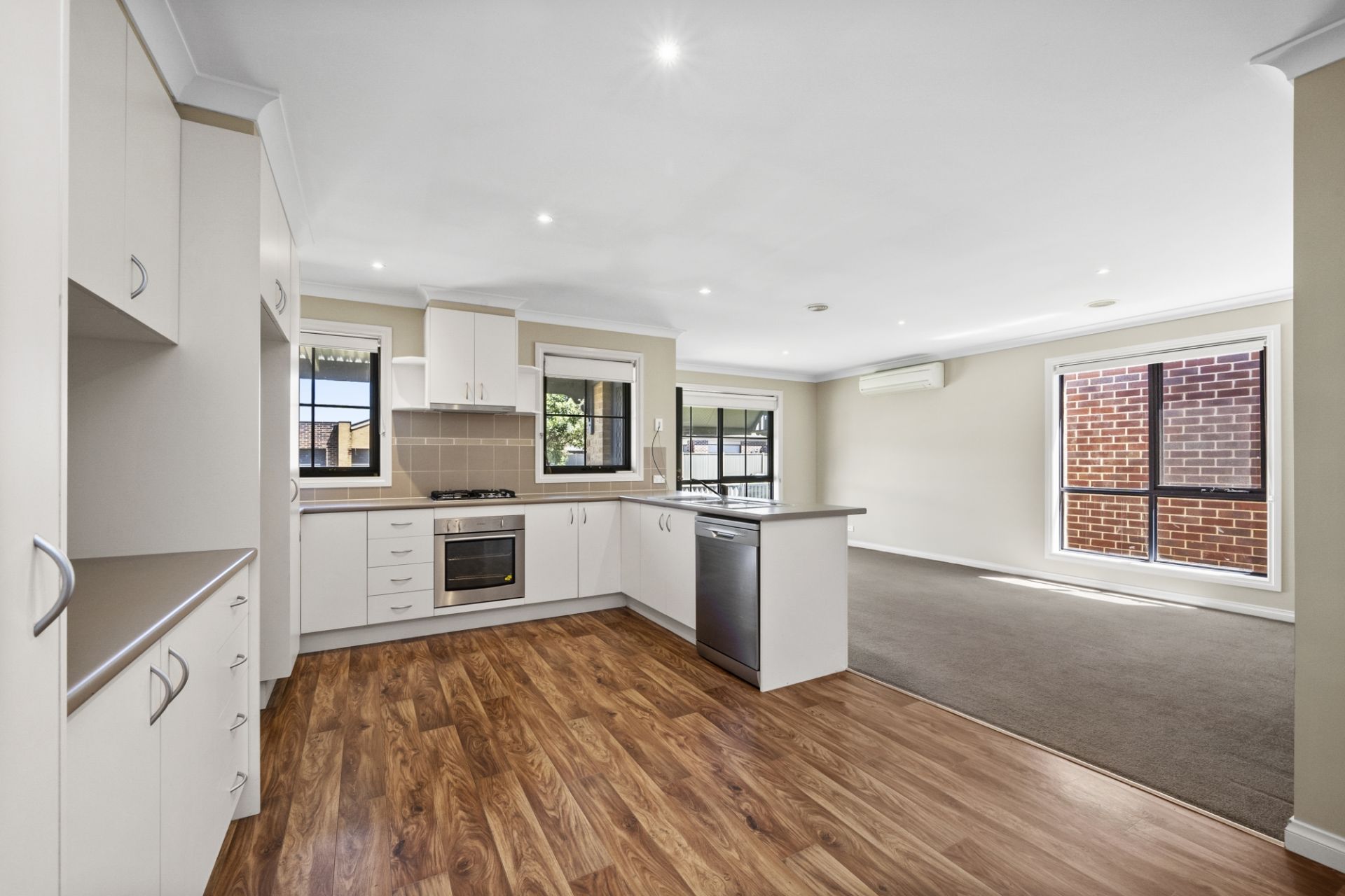 13 Yarra Park Drive, Sebastopol, Sebastopol - Thumbnail 7