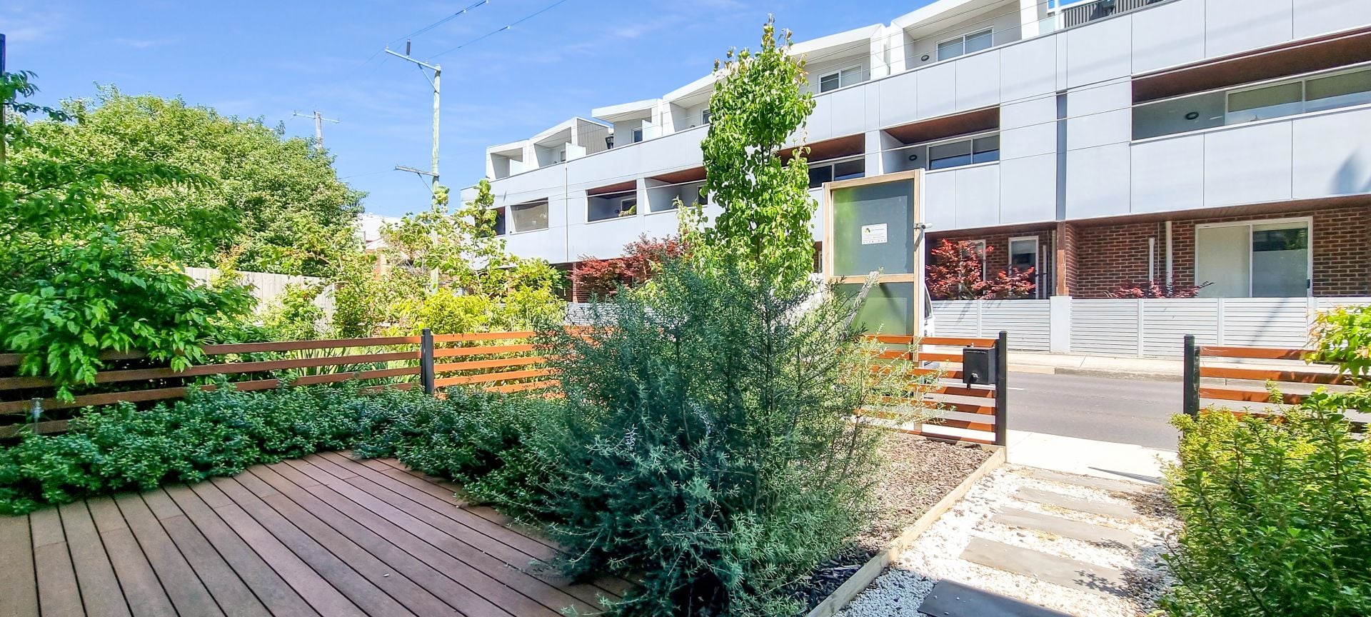 Light filled living in Northcote