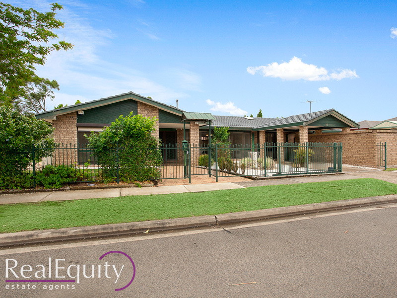 Real Estate For Lease 72 Rugby Crescent Chipping Norton , NSW