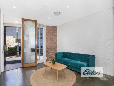 CREATIVE OFFICE - OWNER OCCUPY OR INVEST!