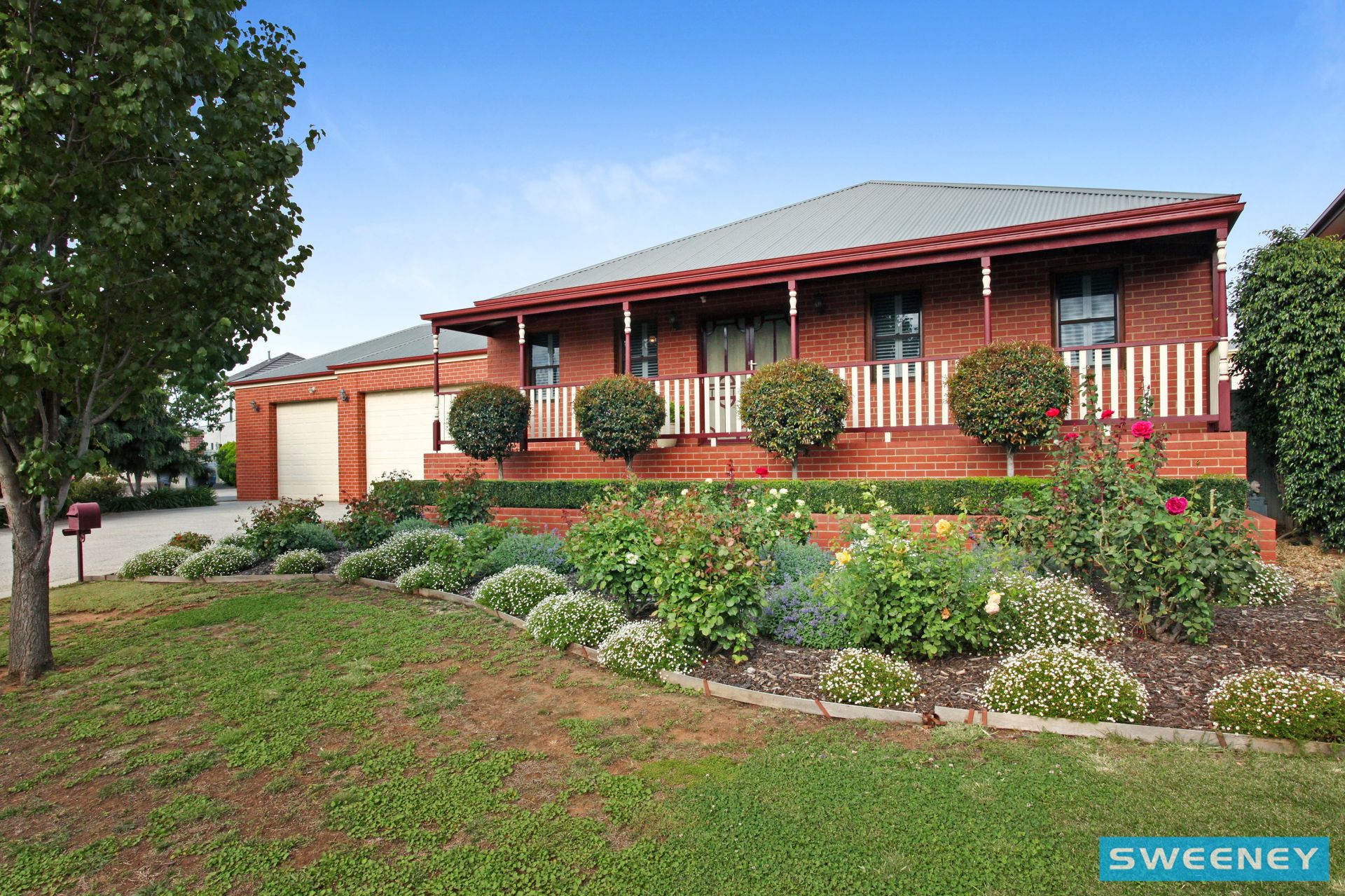 1 Barlow Close, Caroline Springs - Thumbnail 2