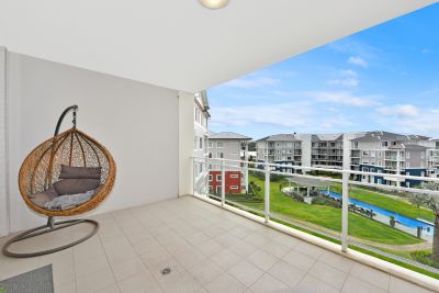 One Bedroom With Enclosed Study Room