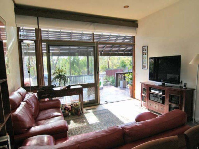 6 Wybalena Grove, Cook - Thumbnail 5