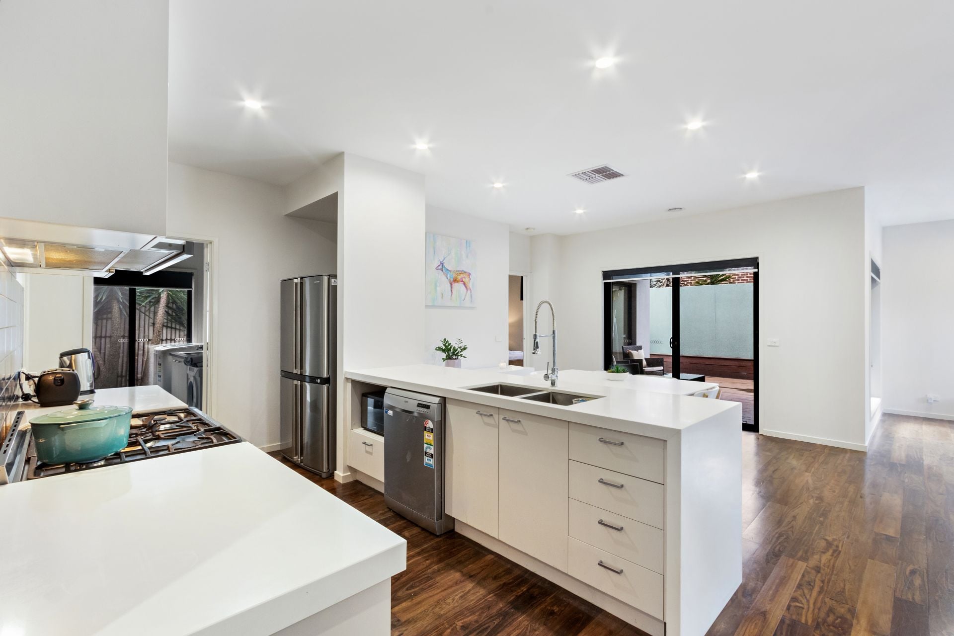 WHEN SIZE, STYLE & LOCATION REALLY MATTER & FULLY FURNISHED