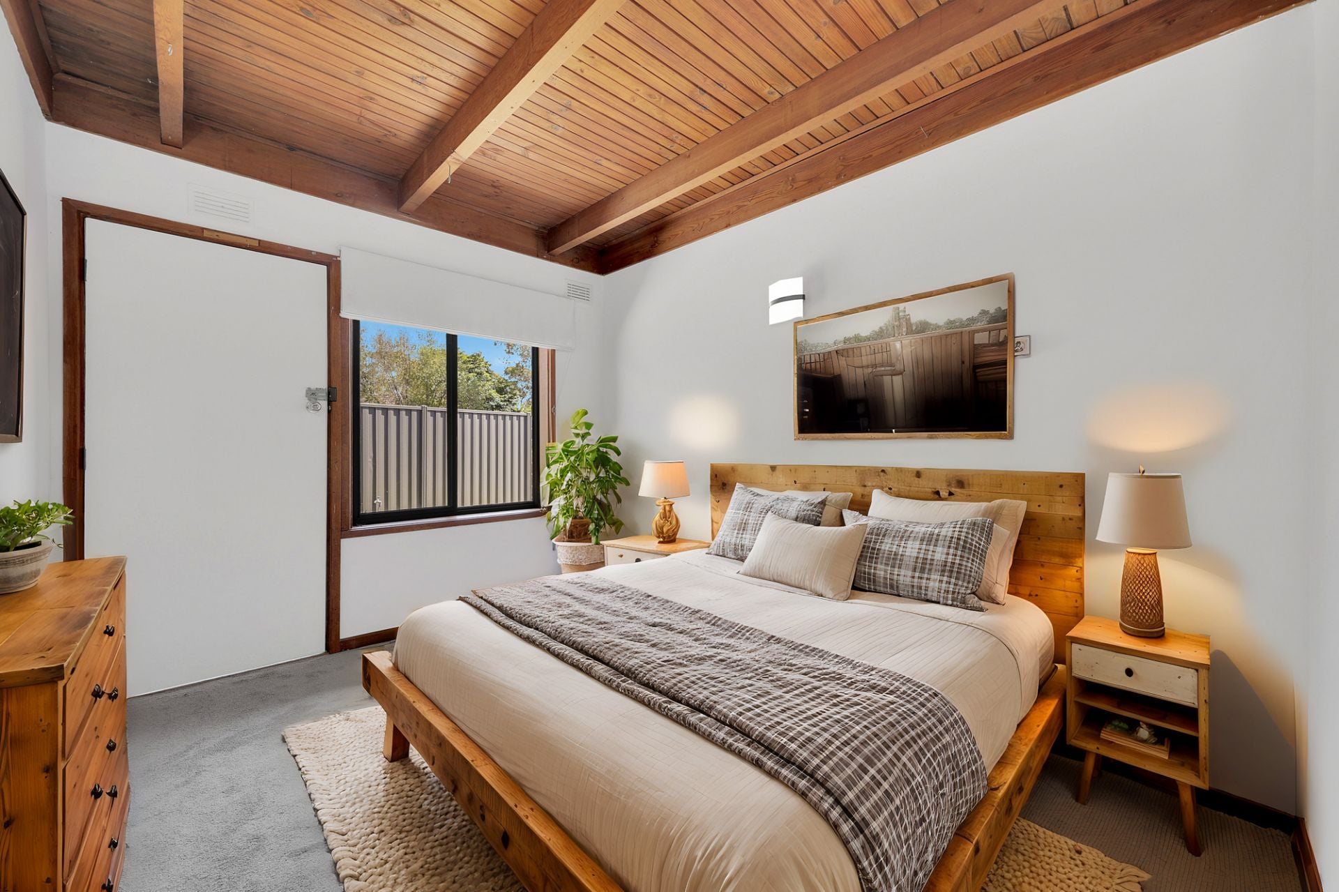 4 BEDDER WITH INGROUND POOL