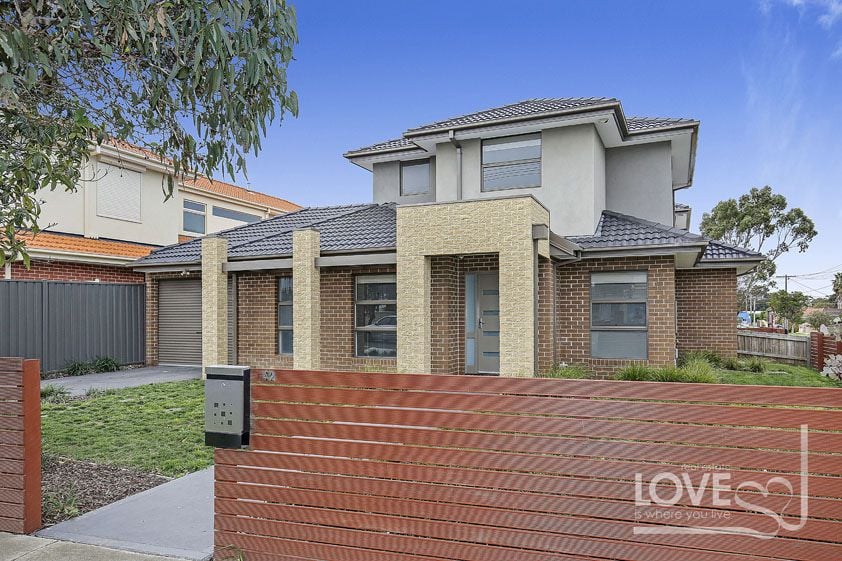 MODERN RESIDENCE OFFERS WINNING LIFESTYLE