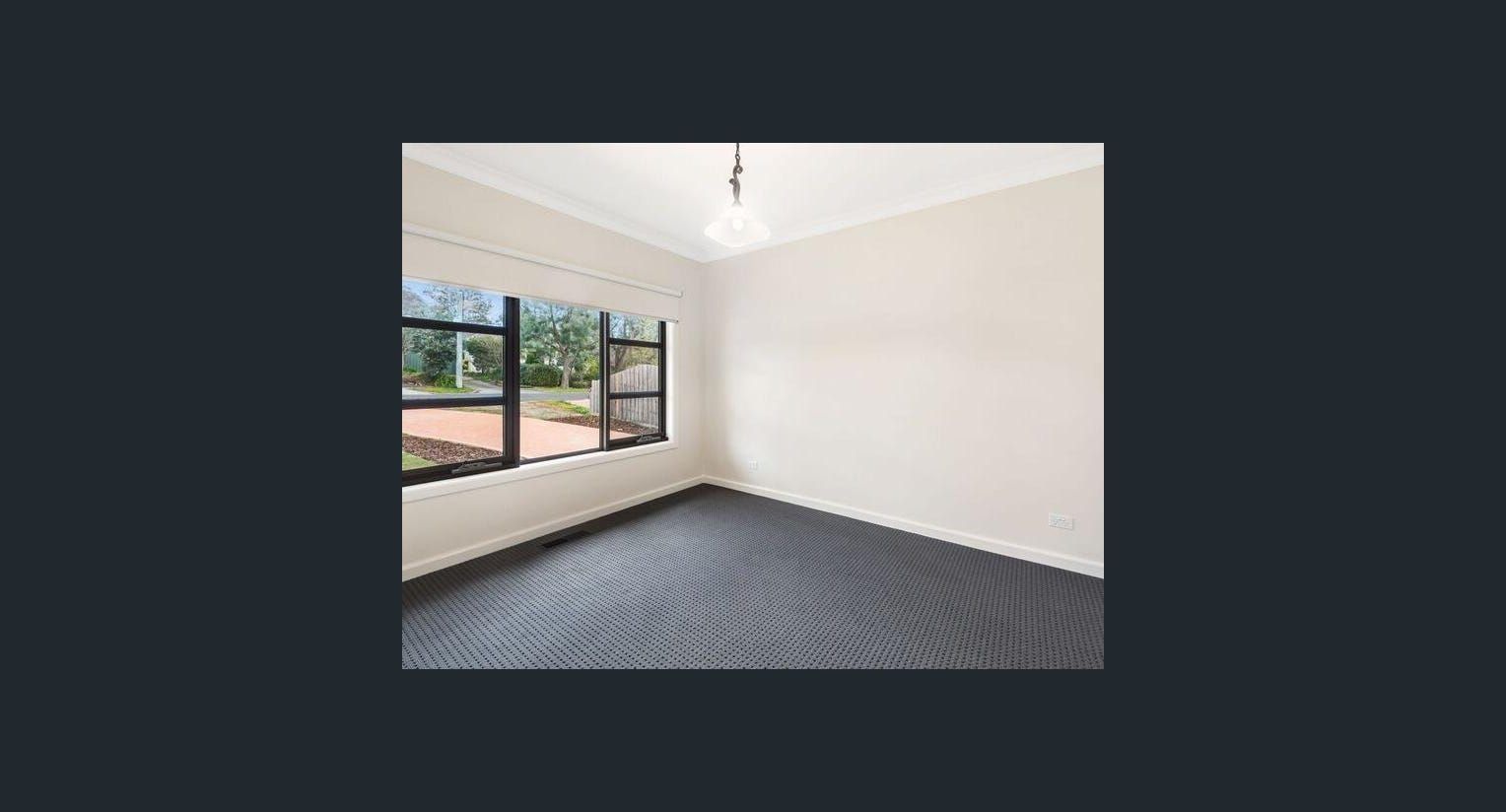 Low maintenance 3 bedroom !