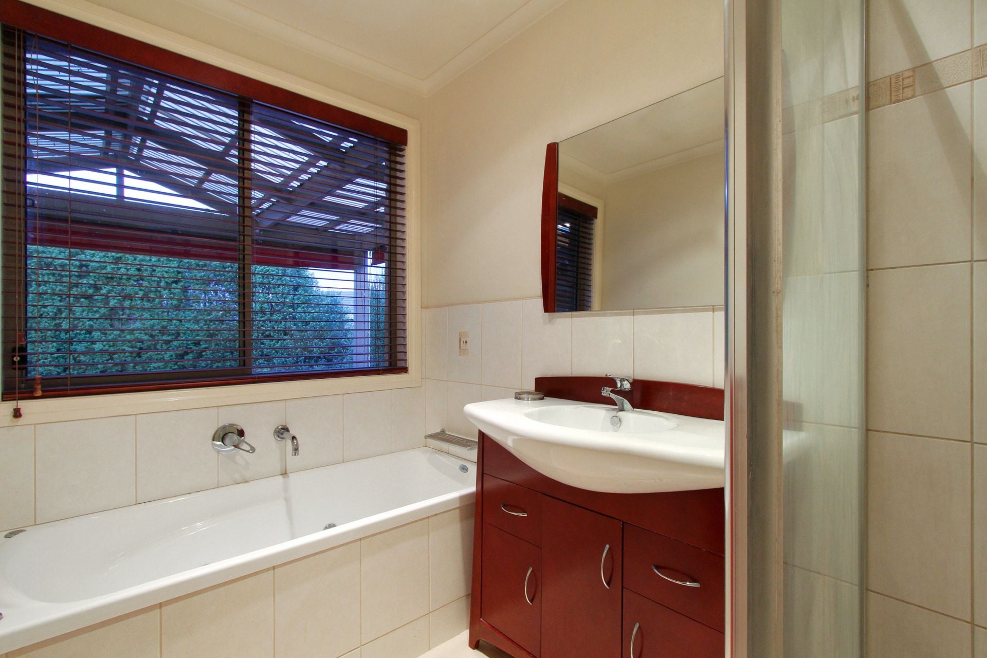 SOLD BY ROGER PETTINELLA - $528,000