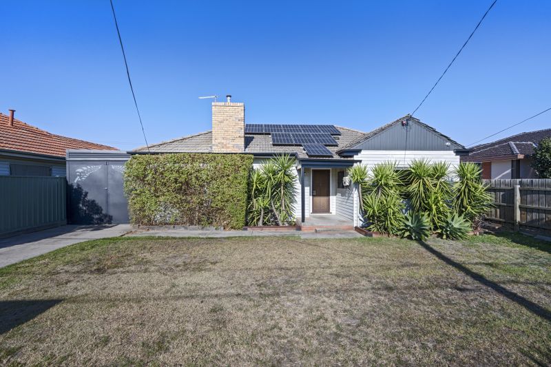 31 Mahoneys Road, Reservoir
