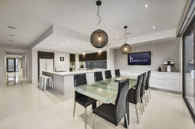 9 Sweyn Street, Balwyn North - Thumbnail 2