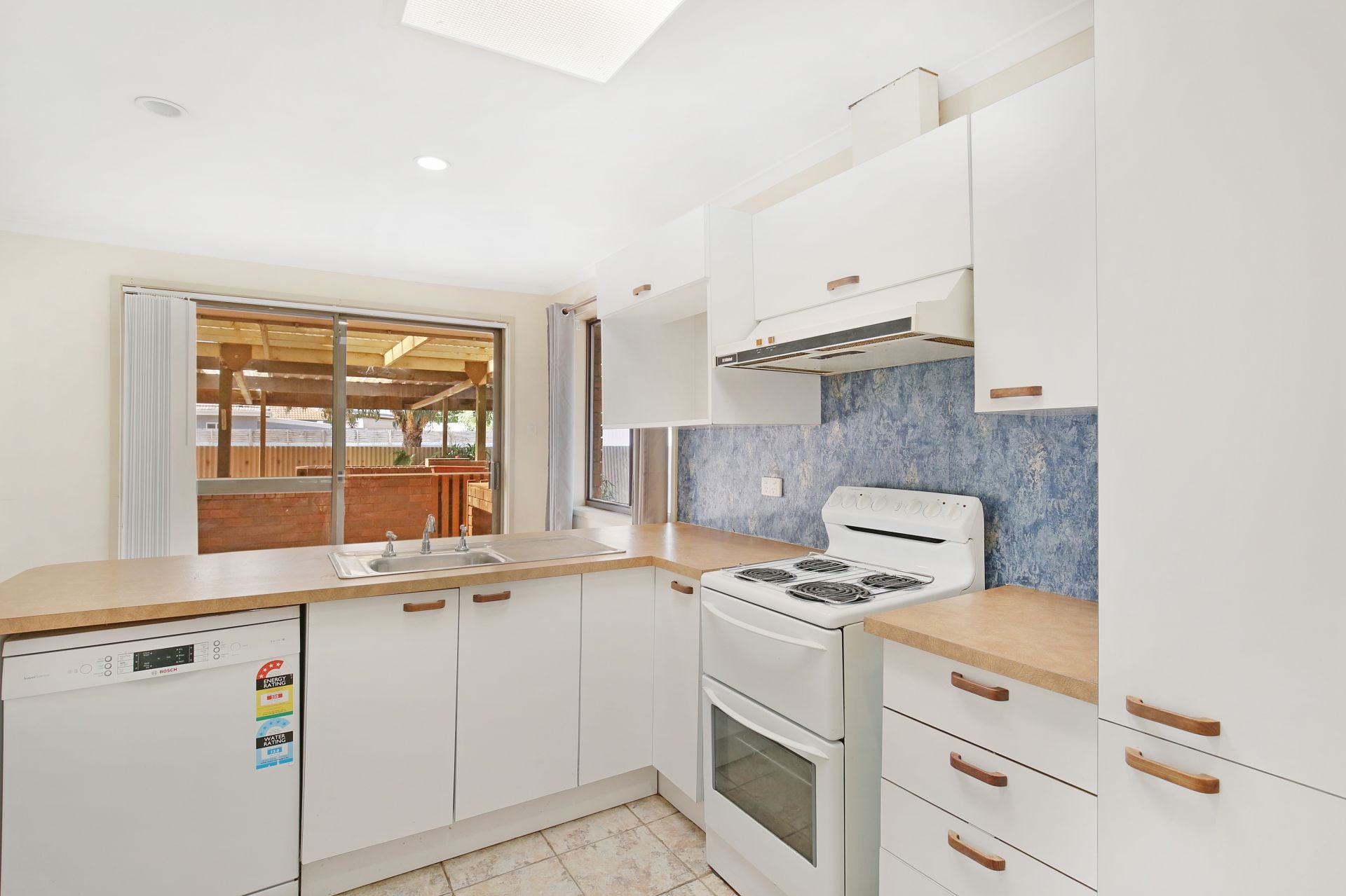 DELIGHTFUL FAMILY HOME!