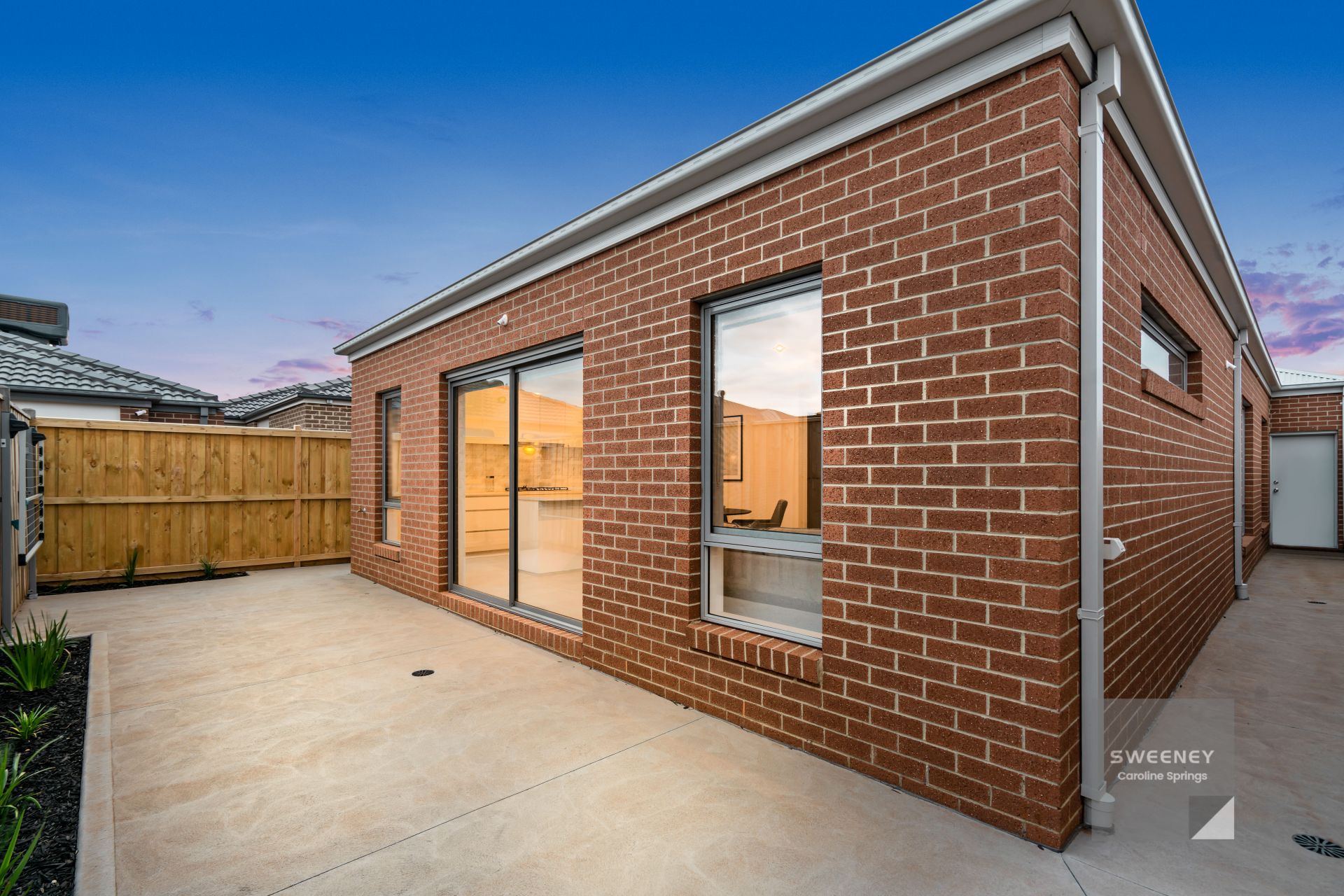 15 Tower Street, THORNHILL PARK Sweeney Estate Agents