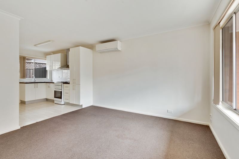 2/8 Leonard Street, Preston
