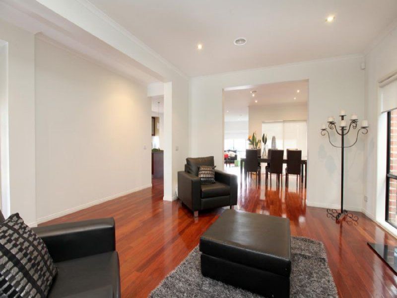45 The Parkway, Caroline Springs - Thumbnail 3