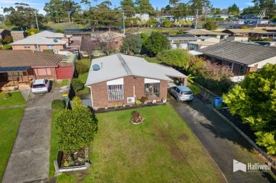 3
 
 
 
  
 
 
 1
 
 
 
  
 
 
 1
 
 
 
 
 
 
 
 33 Jarrod Court, Devonport TAS 7310, Devonport - Thumbnail 2