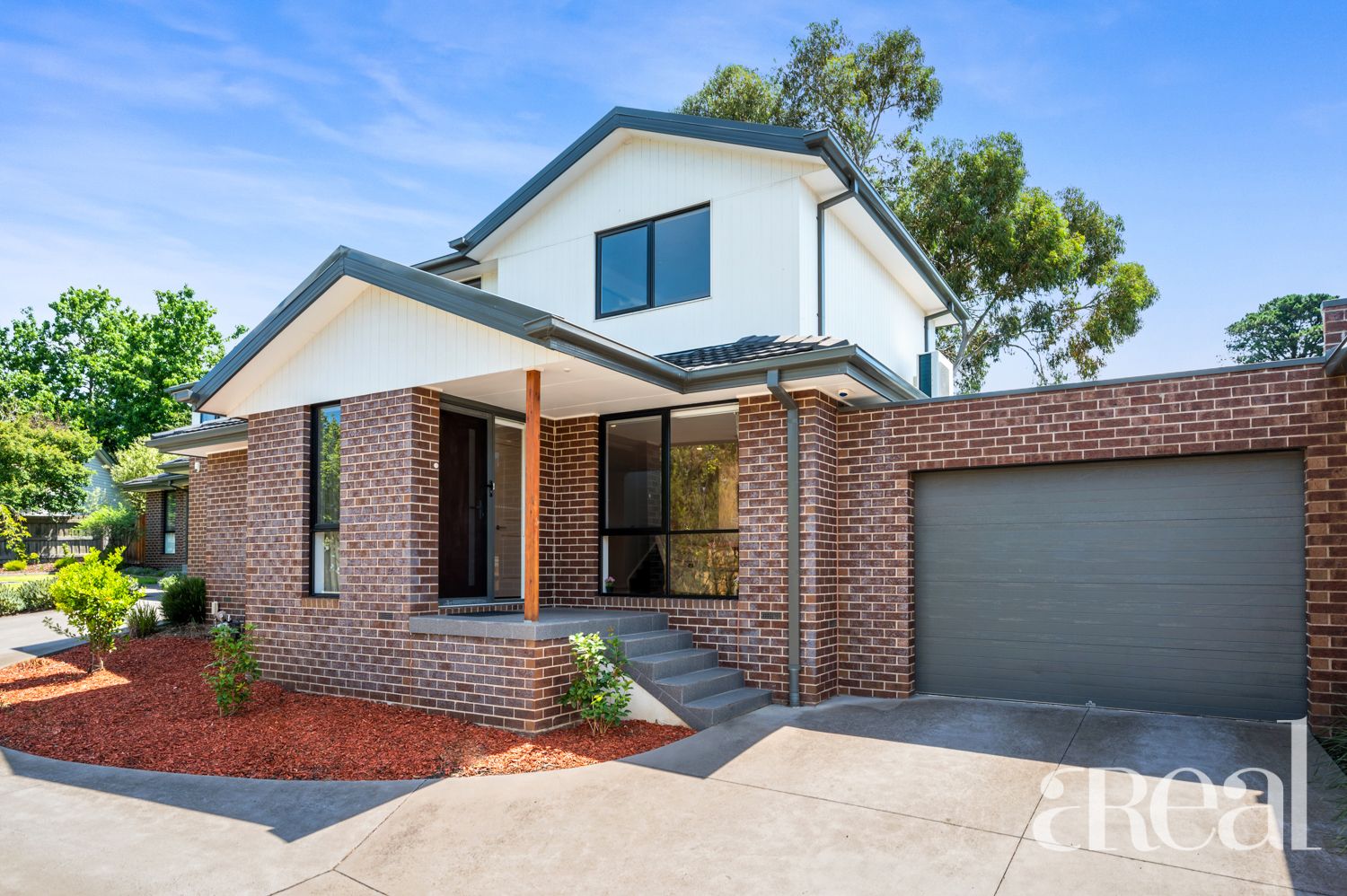 2/10 Essex Court, Bayswater VIC 3153