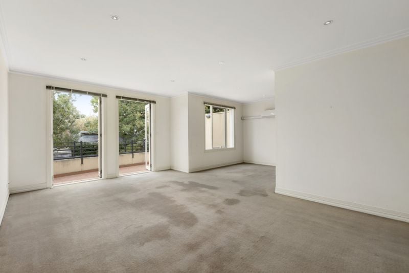 18/912 Glenferrie Road, Kew - Thumbnail 2
