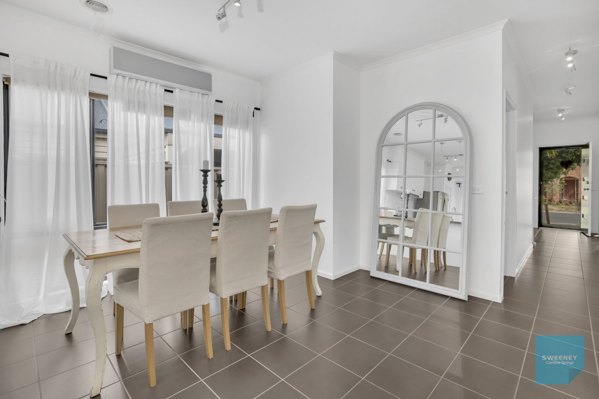 9 Matlock Street, Caroline Springs - Thumbnail 4
