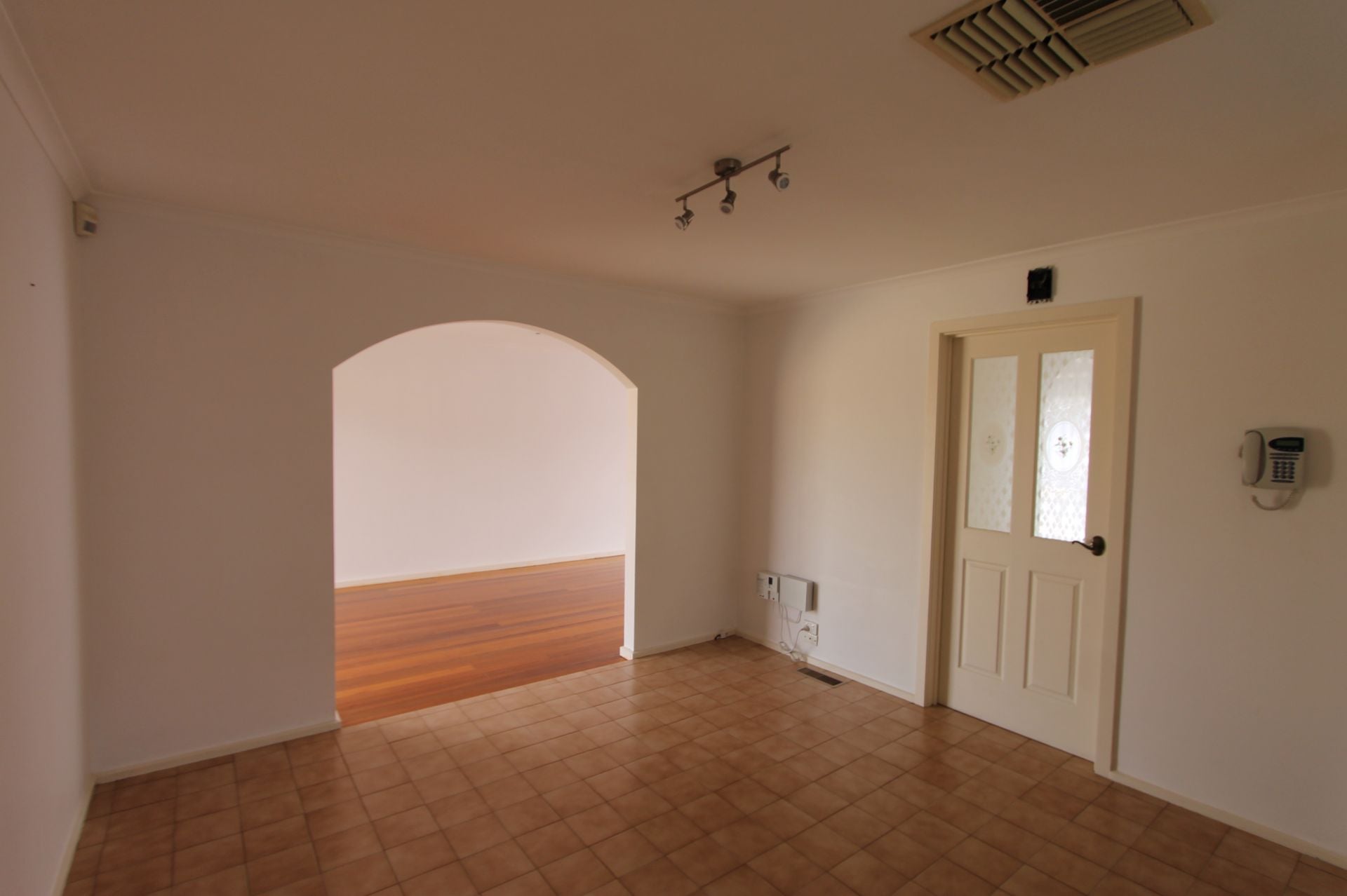 SPACIOUS 4 BEDROOM HOME IN A FANTASTIC LOCATION!