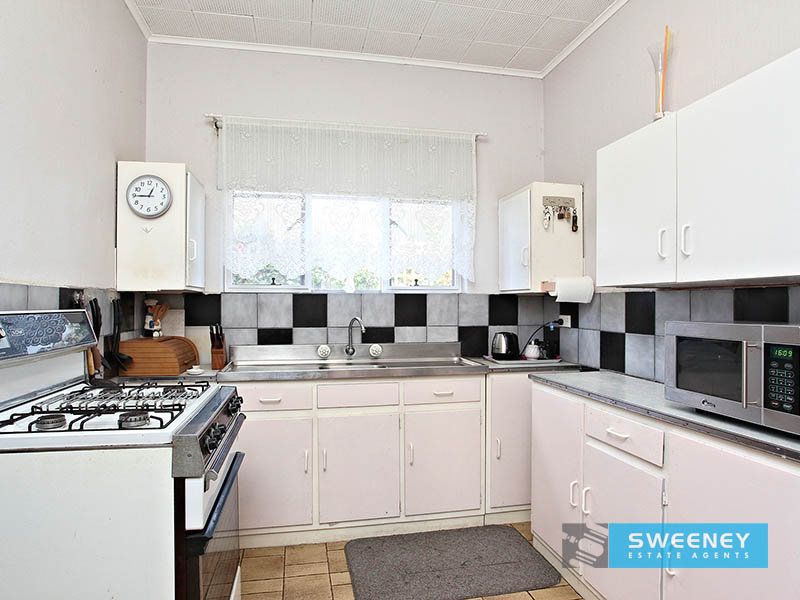 10 Myrtle Grove, Altona - Thumbnail 4