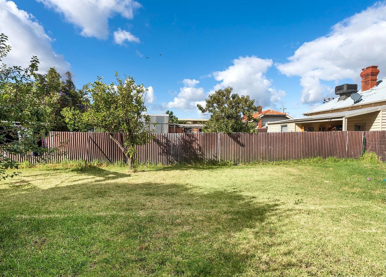 Spacious family home! 6 MONTH LEASE ONLY!