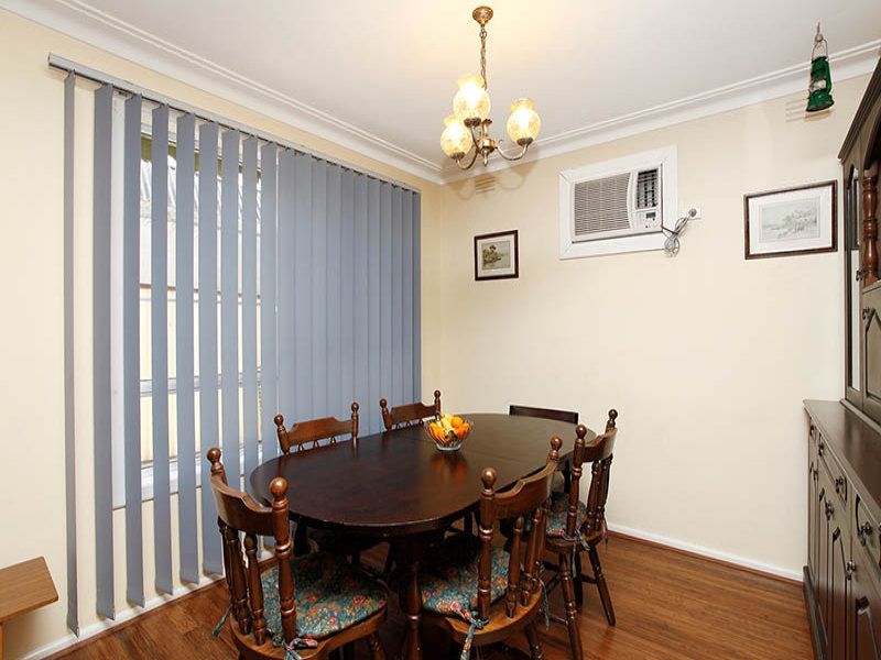 19 Ravenslea Crescent, Deer Park - Thumbnail 4