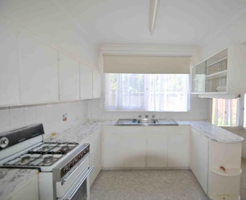 4 Furneaux Grove, St Kilda East - Thumbnail 3