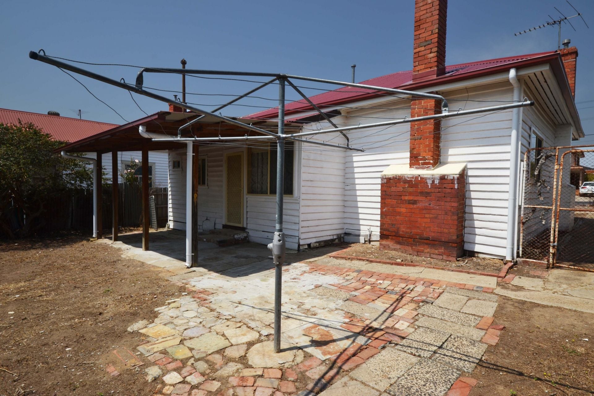 PERFECTLY LOCATED THREE BEDROOM HOME