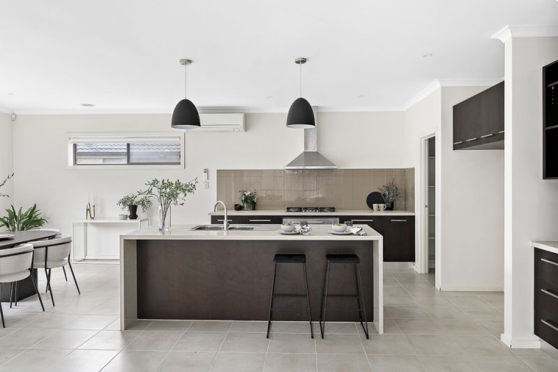 4 Carisbrook Street, Caroline Springs - Thumbnail 6
