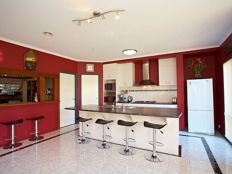 25 Creswick Drive, Point Cook - Thumbnail 2