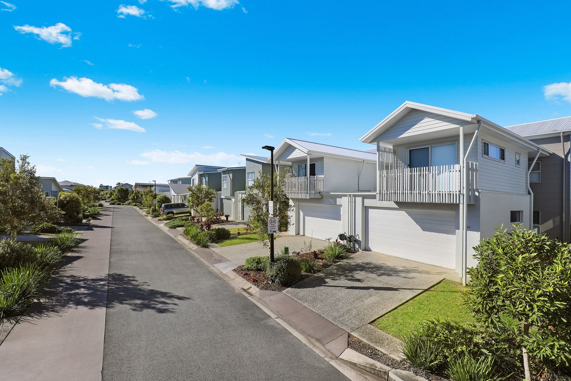 423 Paradise Circuit Maroochydore QLD, Maroochydore - Thumbnail 2