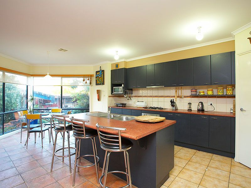 12 Huegill Drive, Burnside - Thumbnail 3