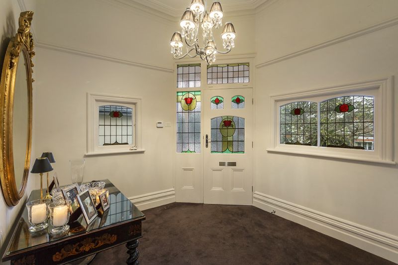 9 Myrtle Road, Canterbury - Thumbnail 2