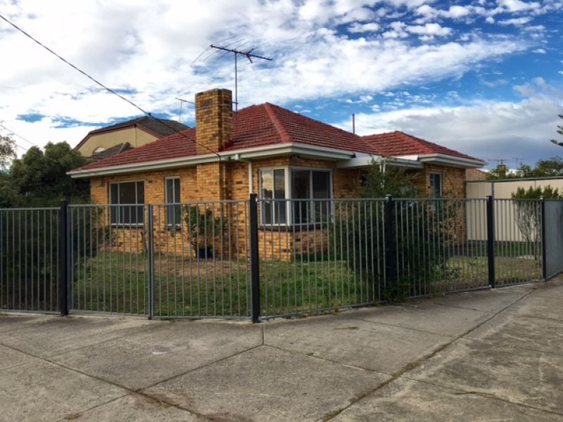 31 Macartney Street, Reservoir