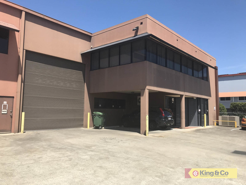 RARE WAREHOUSE WITH COLD ROOM!