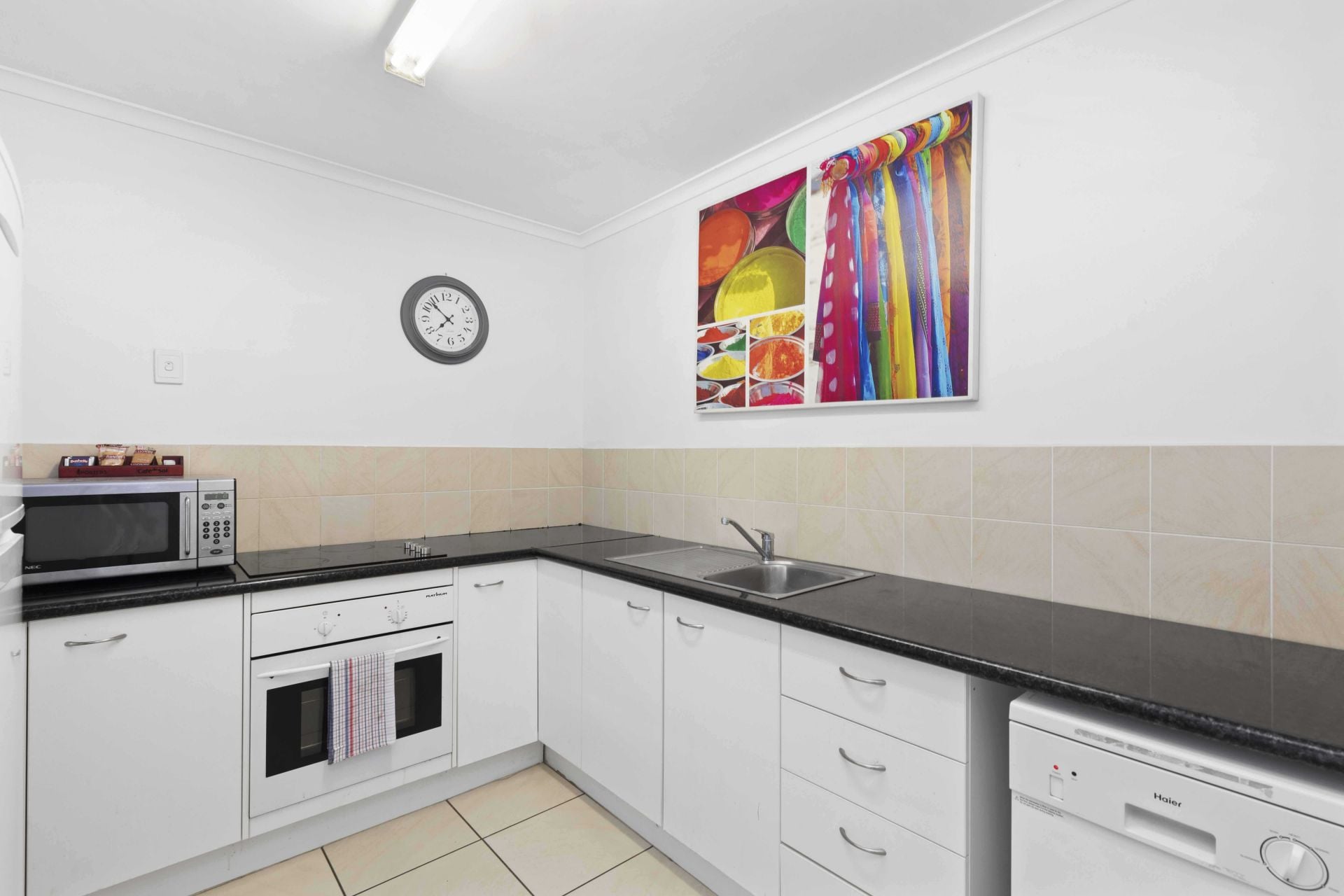 34 Browning Boulevard Battery Hill QLD, Battery Hill - Thumbnail 4