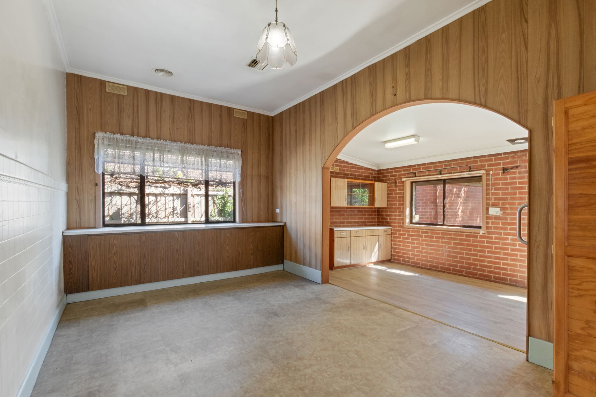 Neat And Tidy Home With Lots Of Room