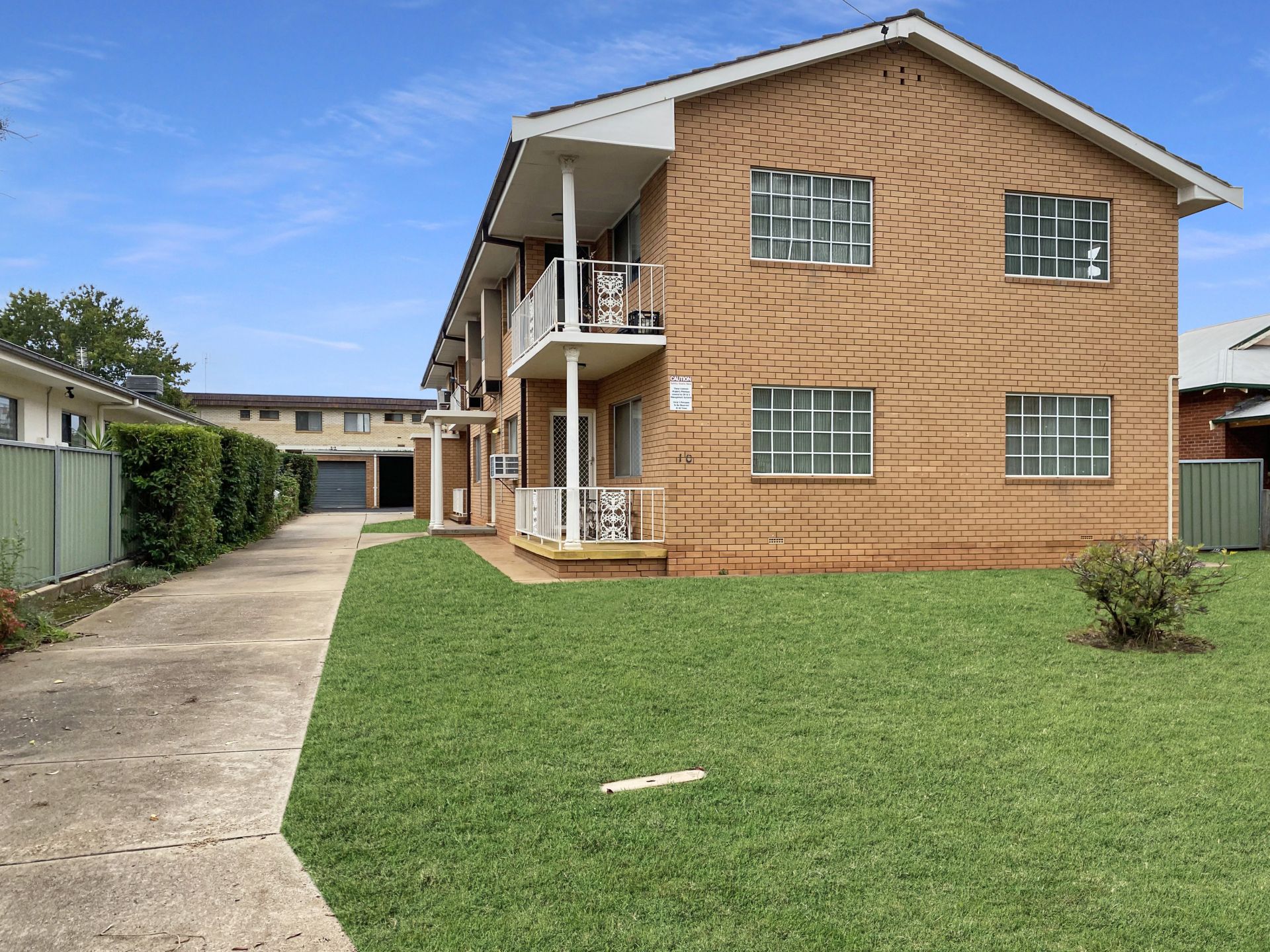 2/10 Smith Street, Dubbo Bob Berry Real Estate