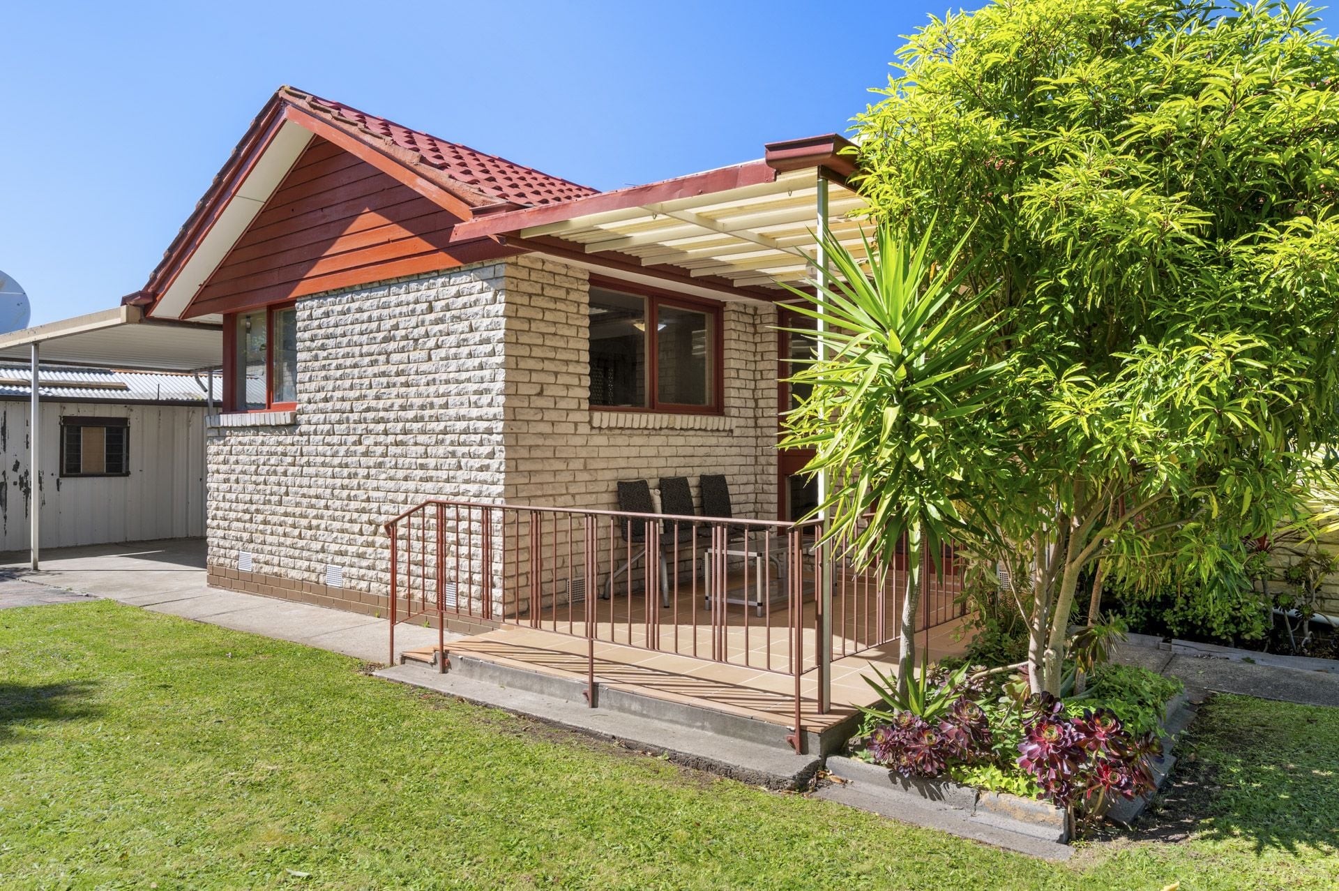 AFFORDABLE 4 BEDROOM HOME - LAND APPROX  724m2