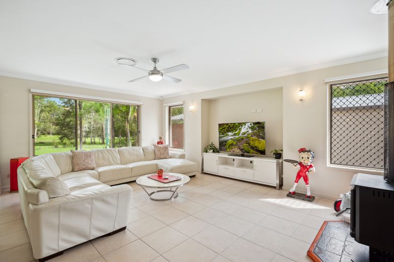 Real Estate For Sale 412414 Spring Mountain Drive Greenbank , QLD