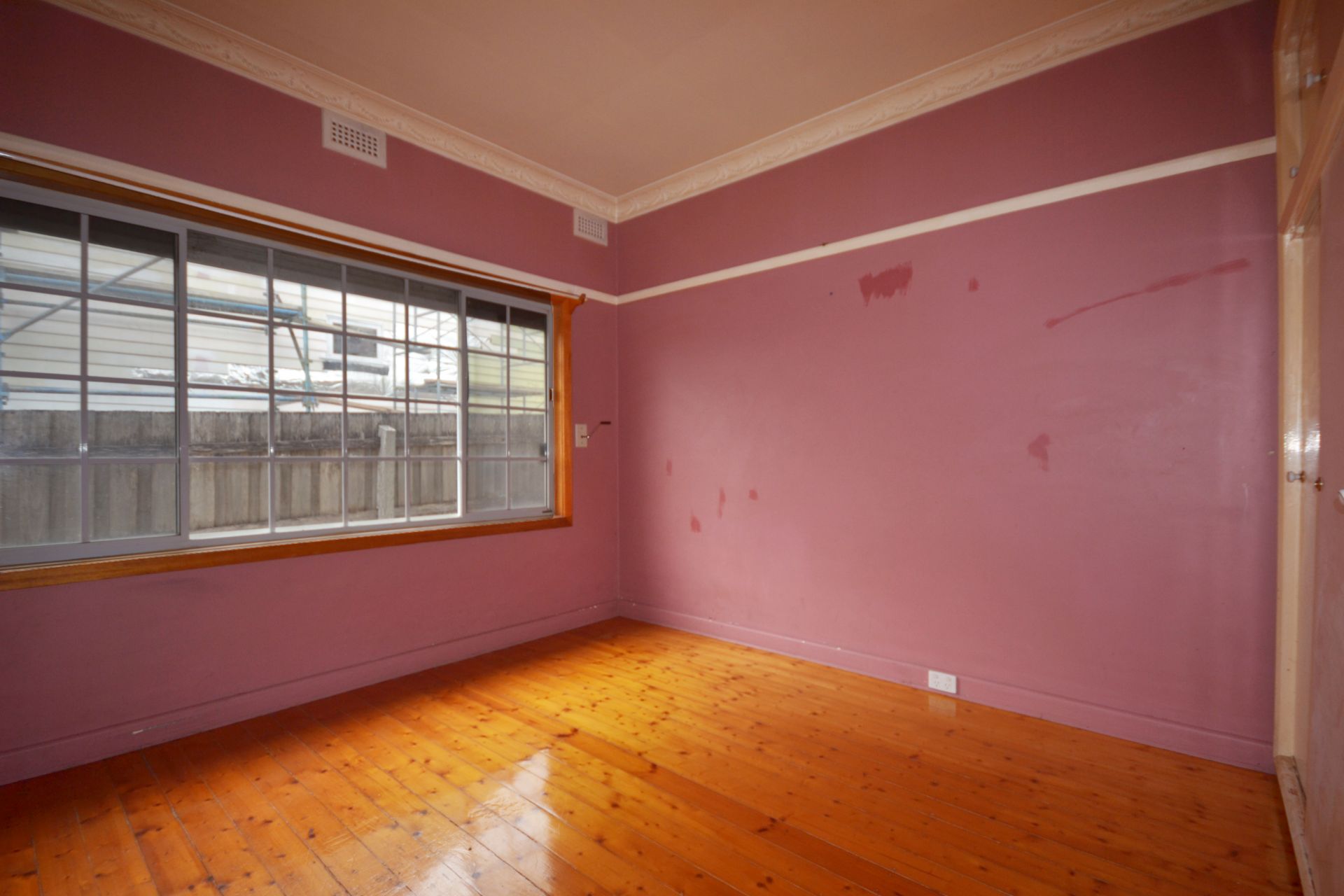 6 MONTH LEASE POSSIBLE - GOOD LOCATION!