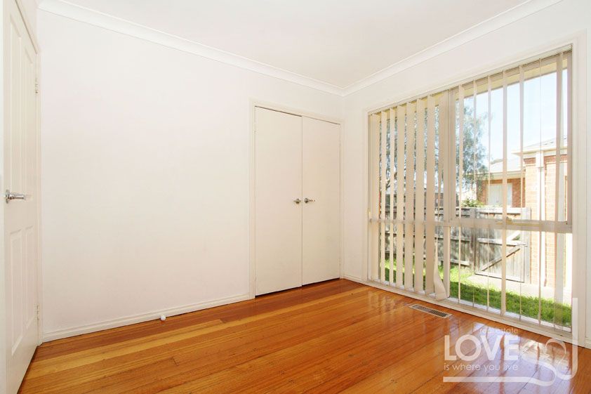 ATTRACTIVE HOME UNIT IN LUXURY LOCATION     *Insp Thu 18th Feb @ 4:30pm*