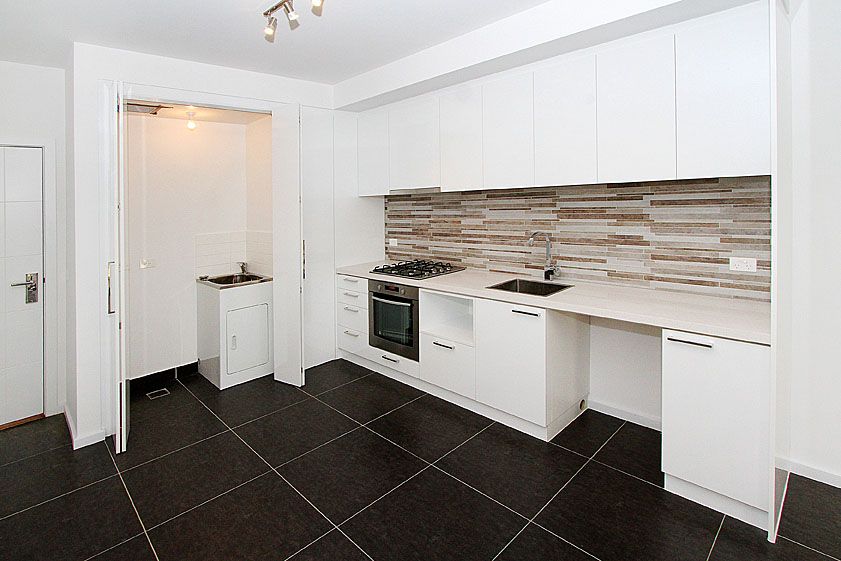 RESERVOIR'S FINEST - 'As new' living of the highest quality!